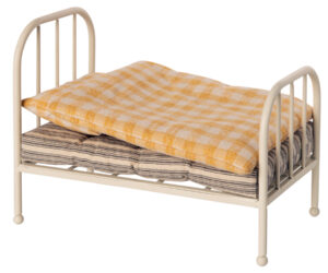 Vintage bed, Teddy junior